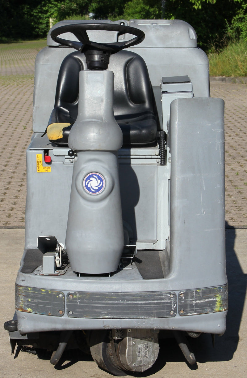 Nilfisk batteriebetriebene Aufsitz-Scheuersaugmaschine BR 850 S EDS 157 L 5430 m²/h 56316503 *Gebrauchtgerät*