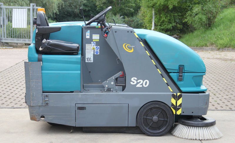 Tennant S20 mittelgroße Aufsitz-Kehrsaugmaschine Akkuvariante *Gebrauchtgerät*